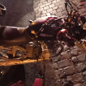 Motociclista fica inconsciente após colisão com carro no Centro de Itaiópolis