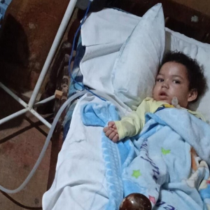Mãe cria vaquinha online para ajudar filho com paralisia cerebral em Itaiópolis