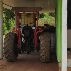 Trator furtado em Colombo é recuperado pela PM em Campo do Tenente