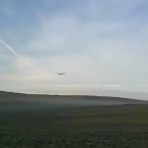 Avião colide com rede elétrica no interior de Rio Negro