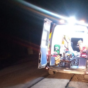 Comandante dos Bombeiros Voluntários socorre motociclista após acidente na SC-114