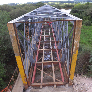 Piso da ponte entre Campo do Tenente e Lapa é removido; veja como estão as obras