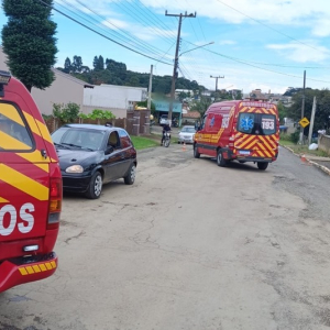 Ciclista fica ferido após colisão com carro na Vila Nova