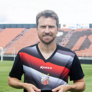 Ex-Operário foi autor de um dos pênaltis que eliminou o Corinthians do Paulistão