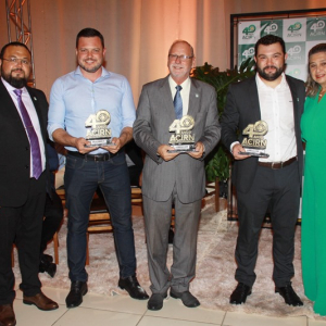 Representantes do Executivo são homenageados pela ACI Rio Negro