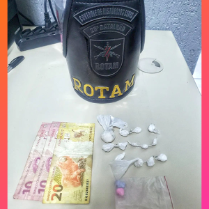 Três homens são presos suspeitos de tráfico de drogas