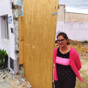 Funcionários fazem “vaquinha” para reconstruir casa de colega de trabalho