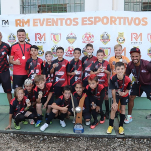 Escola Furacão/JR03 Soccer faz bonito na Copa Balsa Nova de Futebol Base