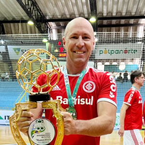Atleta canoinhense é campeão do Torneio Internacional de Futsal Master