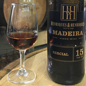A doçura e acidez do vinho Madeira