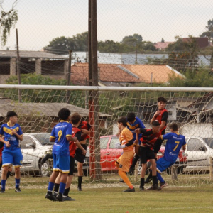 Escola Furacão enfrenta equipe de São José dos Pinhais em Mafra