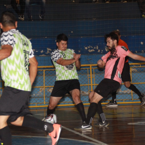 Abertura do 20º Campeonato Interno de Futsal do Zeppelin é marcada por 21 gols