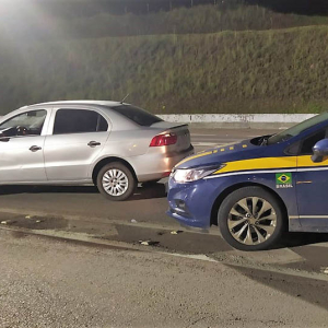 Carro com mais de R$ 40 mil em multas atrasadas é flagrado na BR-116