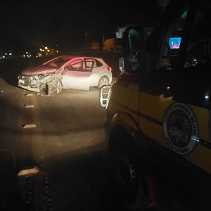Dois carros e um caminhão colidem na BR-280