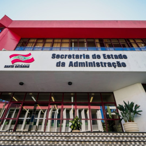 Governo de SC promove leilão online de veículos, equipamentos e mobiliários