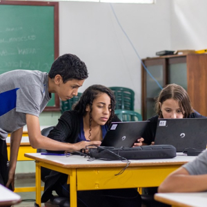 Emissão de histórico escolar na rede estadual do Paraná será virtual