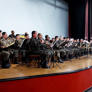Banda da 5ª Brigada de Cavalaria Blindada se apresenta em Mafra