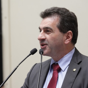 “A bancada catarinense tem que saber separar o que é política do que é ideologia”, afirma deputado