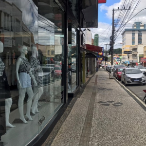 Aprimore as técnicas de venda e atendimento e saiba como melhorar sua vitrine para vender mais neste Natal