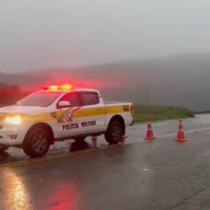 Veja quais rodovias estão bloqueadas após chuvas atingirem SC