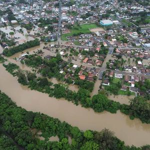 Quer ajudar as vítimas das enchentes em Rio Negro e Mafra? Saiba como, onde e o que doar