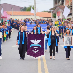 Campo do Tenente celebra 62º aniversário com desfile temático
