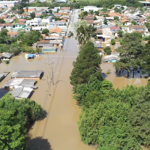 Governo de SC anuncia 18 medidas sociais e econômicas após enchentes; veja