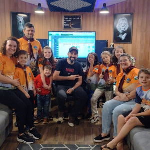 Clube de Aventureiros Andorinhas produz música autoral para concurso regional