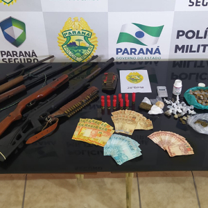 Em única abordagem, PM apreende cinco armas de fogo, munições e drogas em Rio Negro