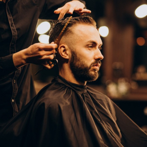 Últimas vagas disponíveis para o curso de Barbeiro da Escola Profissional Canal C