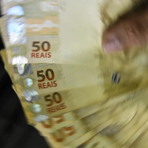 Brasileiros ainda não sacaram R$ 7,59 bilhões de valores a receber