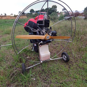 Paramotor cai durante voo em Itaiópolis