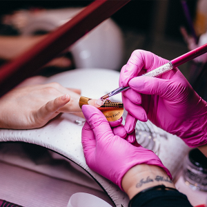 Últimas vagas para o curso de manicure e pedicure em Rio Negro