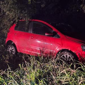 Motorista fica ferido após acidente entre carro e carreta na BR-280