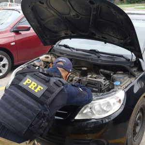 PRF recupera veículo furtado na BR-280, em Mafra