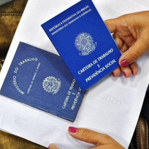 Coronavírus: empresas poderão cortar jornadas e salários pela metade