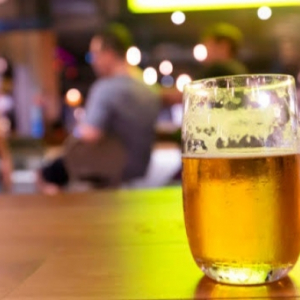 Decreto amplia horário para venda de bebidas alcoólicas em Rio Negro