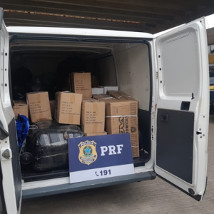 PRF apreende mercadorias sem nota fiscal na BR-116, em Mafra