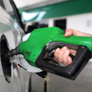 Gasolina sobe 4% nas refinarias, anuncia Petrobras