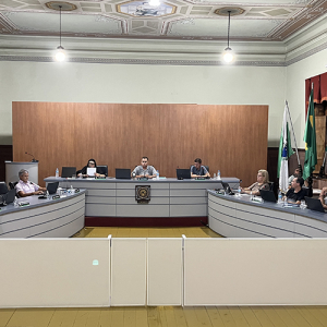Vereadores pedem esclarecimentos sobre falta de água durante quase dois dias